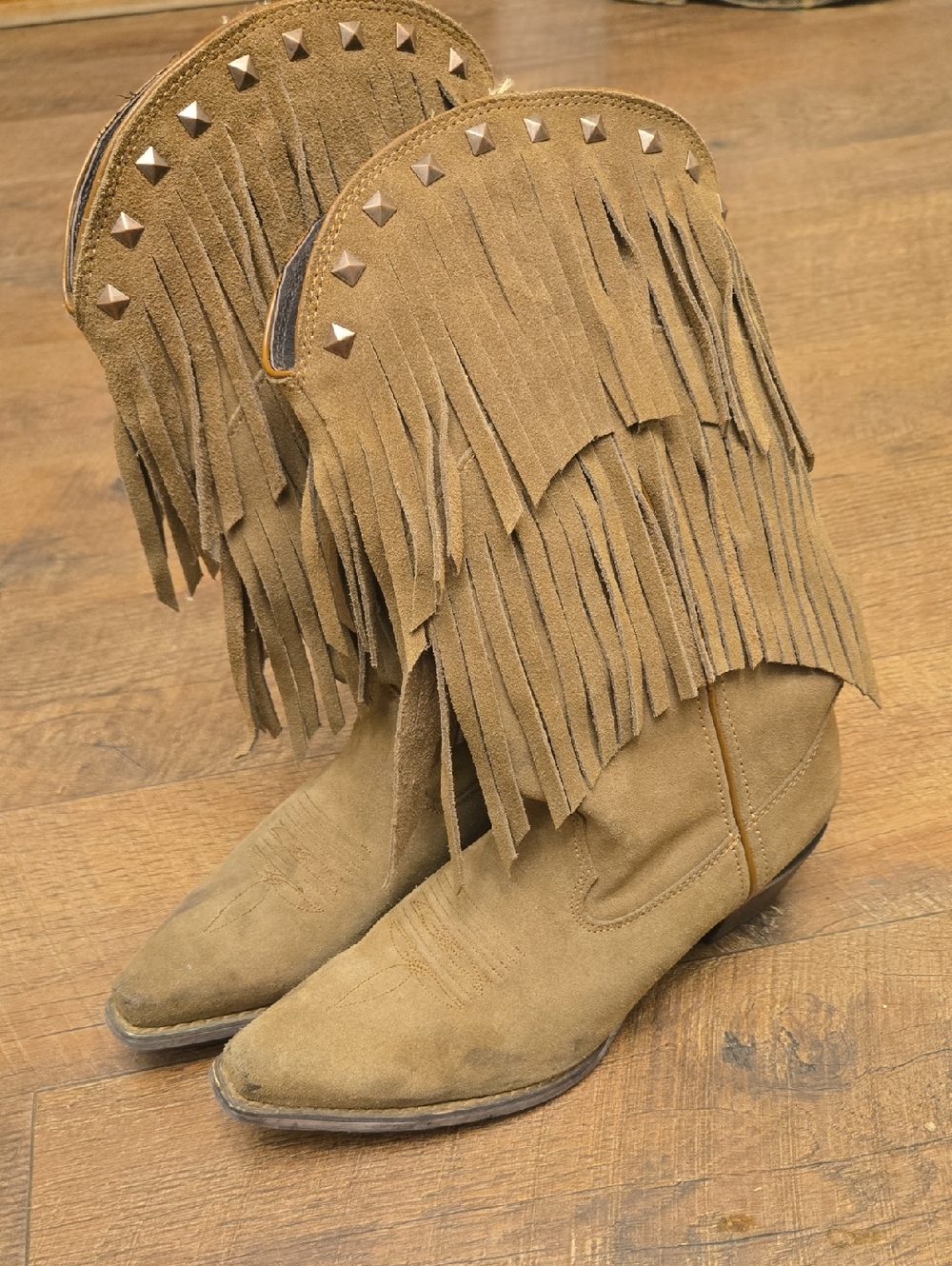 Durango Fringed Suede Western Cowboy Boots in Tan. Boho